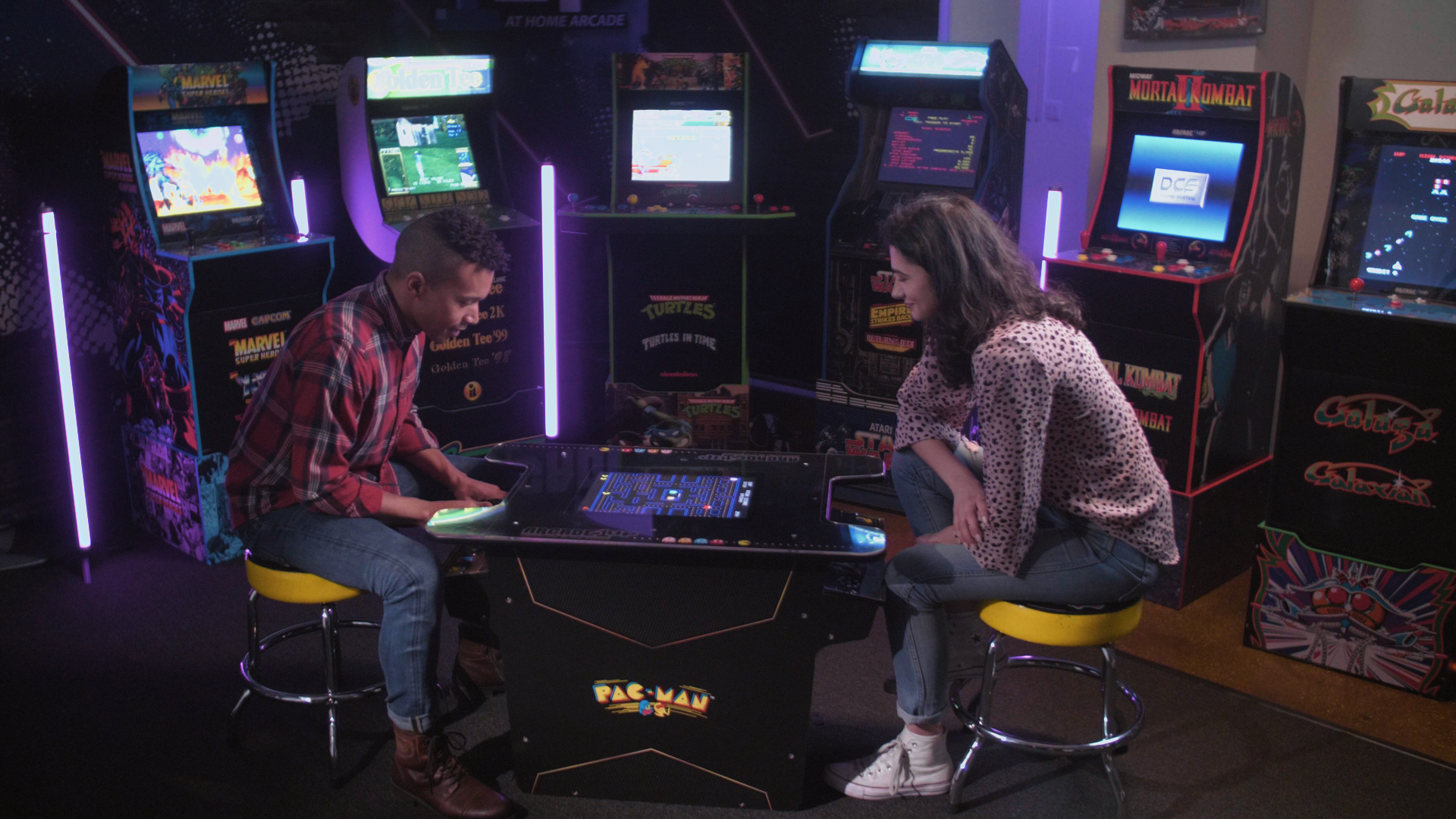 Head-To-Head Arcade Table